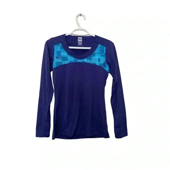 MEC NWOT athletic long sleeve with goggle/sunglass wipe - Picture 1 of 9